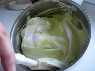 Tarta de merengue con peras y limon verde : etape 25
