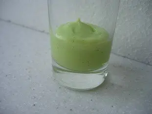 Verrine (vasito) de grosella negra, vainilla y limon verde : etape 25