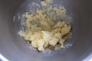 Pastel de Nanou con manzanas y almendras : etape 25
