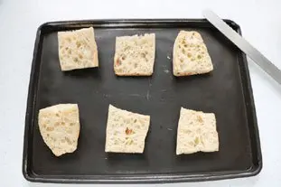 Tostadas a la plancha con puerros y Camembert : etape 25