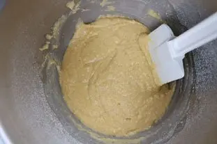 Pequeñas magdalenas saladas con 2 quesos : etape 25