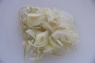 Papillotes de filetes de lubina con crema de cilantro