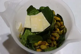 Pesto con pistachos y espinacas