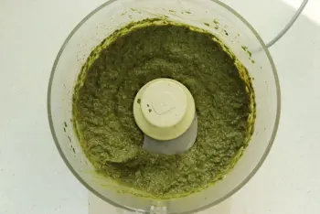 Pesto de hojas de remolacha