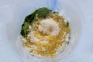 Pesto cilantro-nueces de acajú : Foto de la etapa3