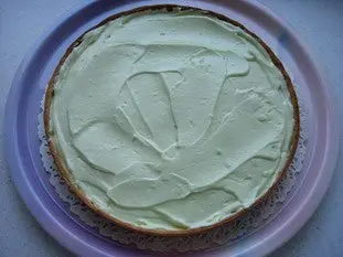 Tarta de merengue con peras y limon verde
