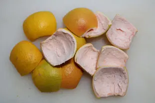 Cortezas de pomelo confitadas : Foto de la etapa1