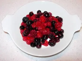 Salteado de frutas pequeñas con sabayón gratinado : Foto de la etapa5