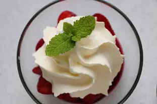 Fresas a la reducción de vino tinto, tomillo y limon