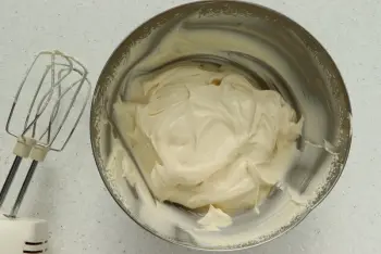 Verrine de pera y fresas con crema de tiramisú