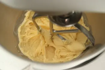 Pasteles suaves de manzana y almendra : Etapa 4