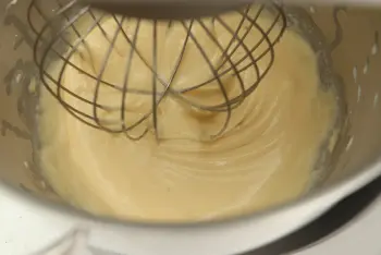 Pasteles suaves de manzana y almendra : Etapa 5