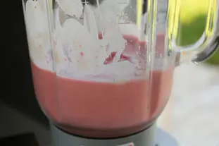 Requesón helado con fresas : Foto de la etapa3