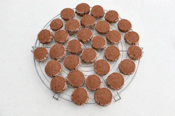 Galletas de mantequilla de chocolate fundente : Etapa 12