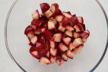 Ensalada de melocotones de viña y albaricoques con verbena