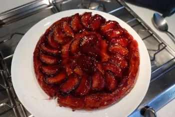 Tarta boulangère tatin con nectarinas de vid