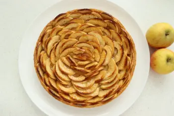 Tarta de manzana y crema de almendras