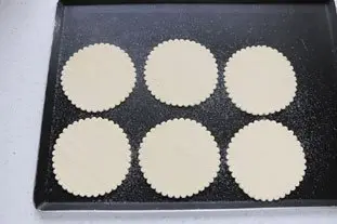 Tartaletas finas de melocotón caramelizado