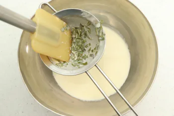 Peras asadas y mousse de mascarpone con verbena : Etapa 2