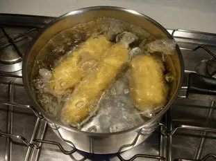 Salchicha y patatas duquesa, fondue de queso Mont-D'or : Foto de la etapa4