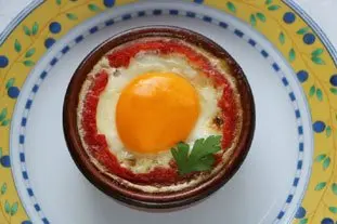 Huevos con cáscara de tomate