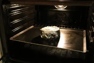 Queso camembert y nueces al horno