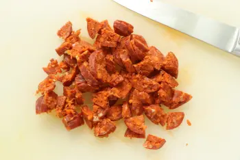 Pastel de chorizo con aceitunas y tomates en conserva : Etapa 1