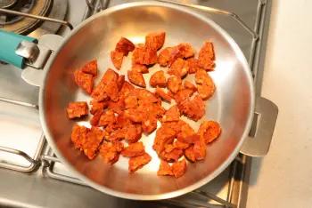Pastel de chorizo con aceitunas y tomates en conserva : Etapa 2