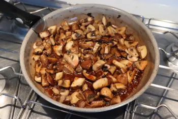 Polenta con alcachofas y champiñones