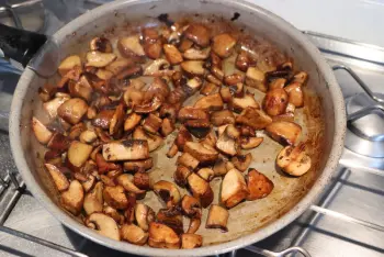 Polenta con alcachofas y champiñones