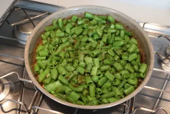 Guisantes nuevos al pesto