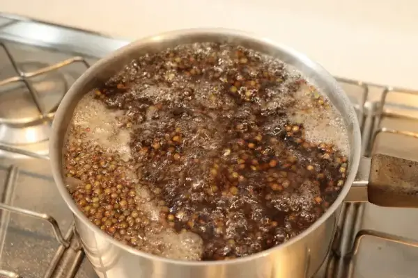 Lentejas con acedera y queso feta