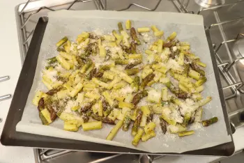 Espárragos verdes asados con limón y parmesano : Etapa 10