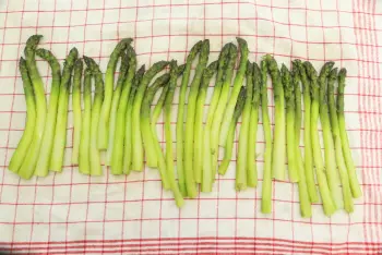 Espárragos verdes asados con limón y parmesano : Etapa 4