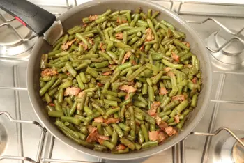Judías verdes salteadas con pesto y trocitos de tocino : Etapa 7