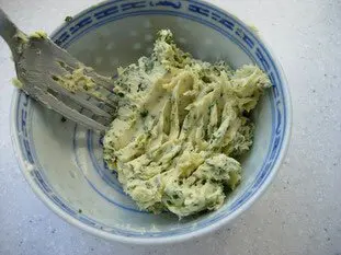 Patatas al horno, mantequilla o crema con hierbas : Foto de la etapa3