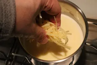 Huevos escalfados con espinacas y leche de queso Comté : Foto de la etapa4
