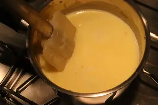 Huevos escalfados con espinacas y leche de queso Comté : Foto de la etapa5