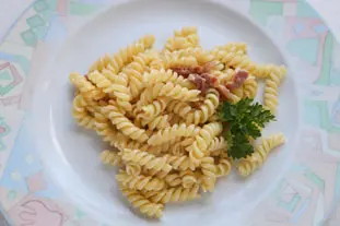 Pasta con crema a la mostaza
