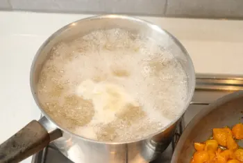 Pasta con tomates cherry y hierbas aromáticas : Etapa 4