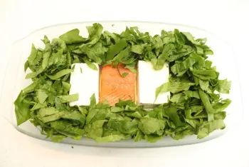 Pasta de Erika con queso feta, salmón, tomates cherry y espinacas : Etapa 6