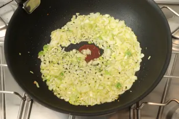 Arroz frito con pollo y cebolleta : Etapa 4