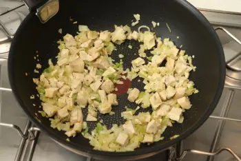 Arroz frito con pollo y cebolleta : Etapa 5