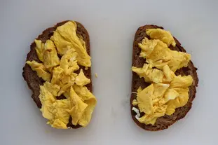 Grilled cheese huevo y espinaca
