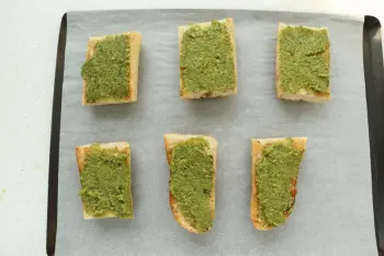 Tartines con calabacín y tomate gratinado : Etapa 11