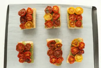 Tartines con calabacín y tomate gratinado : Etapa 12