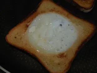 Huevo frito sobre tostada : Foto de la etapa8