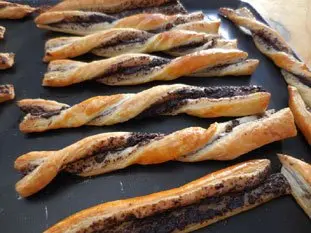 Flautas de hojaldre con aceitunas