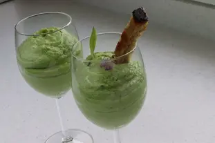 Crema de aguacate y acedera