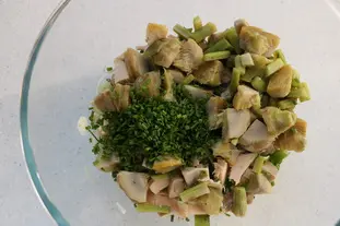 Ensalada de aguacate, alcachofas y pollo : etape 25